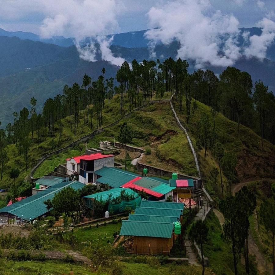 Bsr Farms Resort Pauri Bagian luar foto