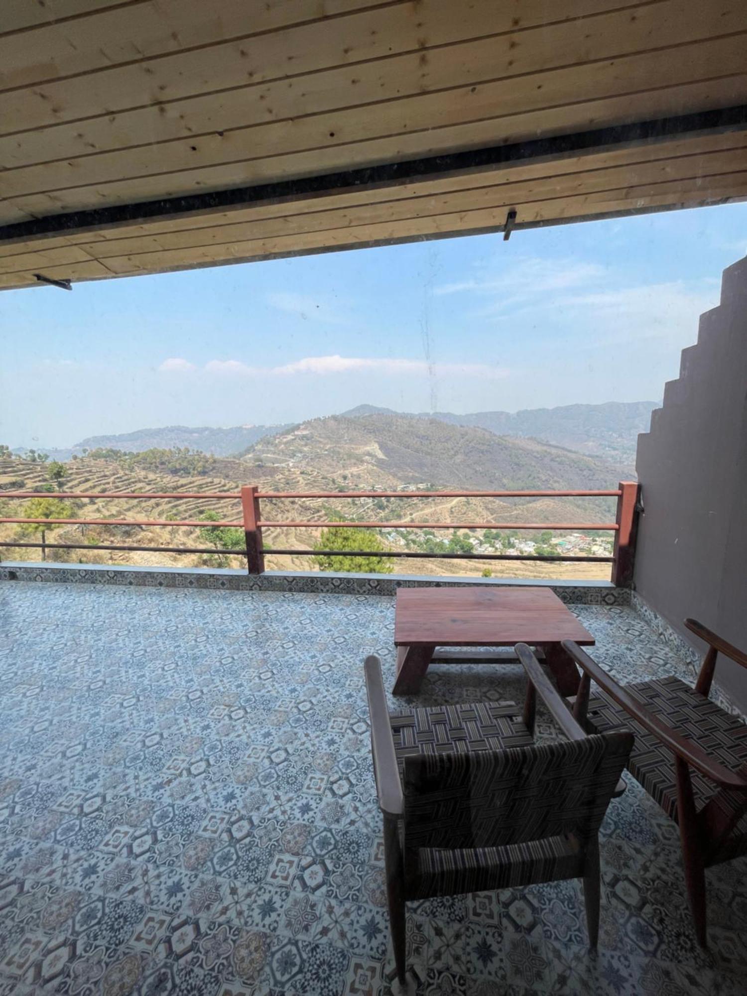 Bsr Farms Resort Pauri Bagian luar foto
