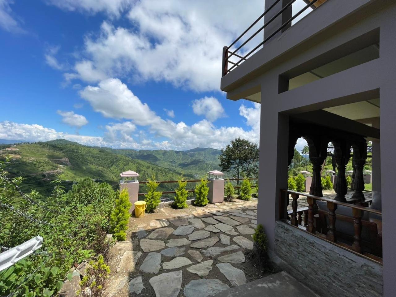 Bsr Farms Resort Pauri Bagian luar foto